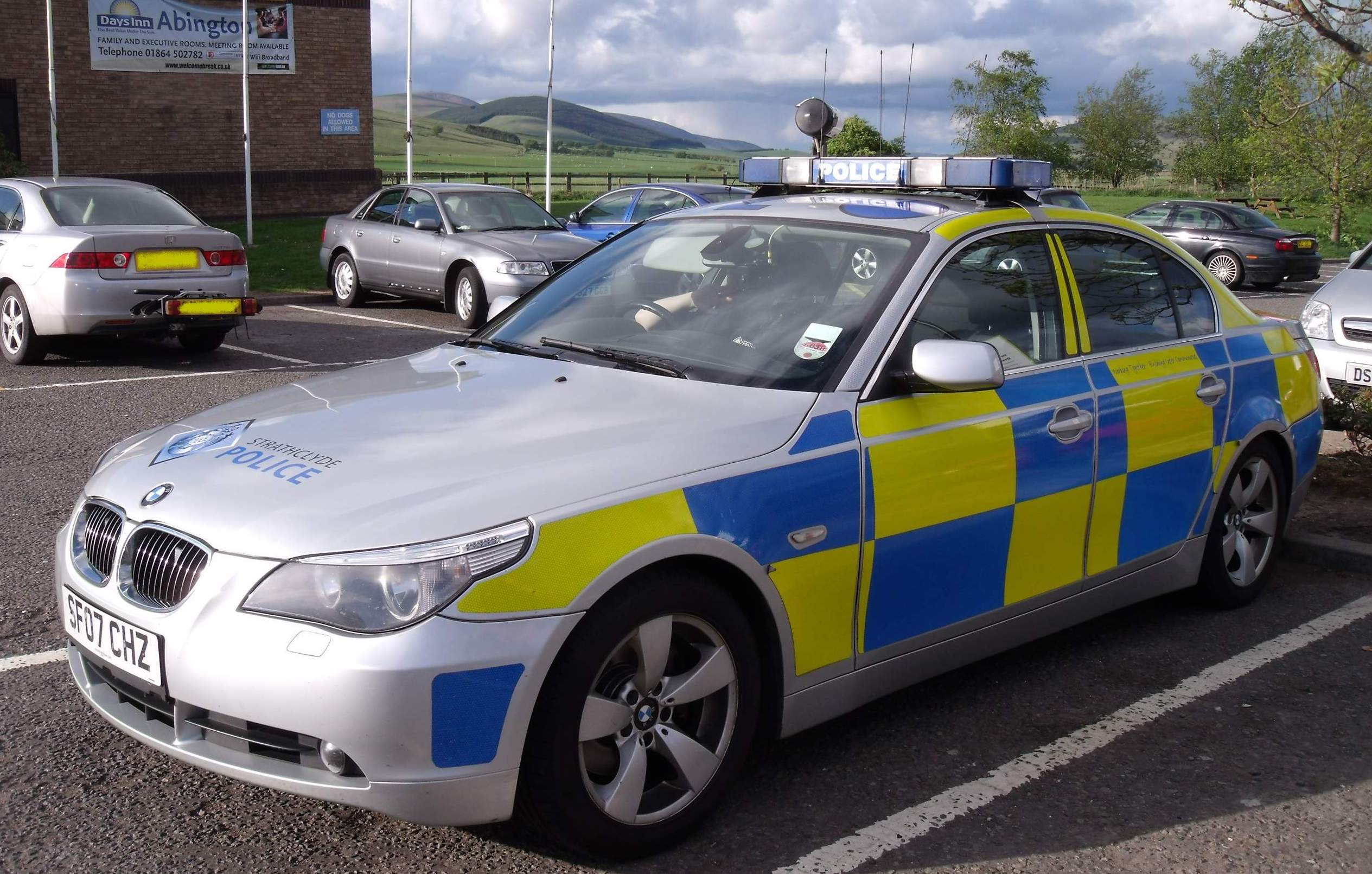 Strathclyde_Police_BMW_at_Abington_Services_M74 - Not £2 Grand